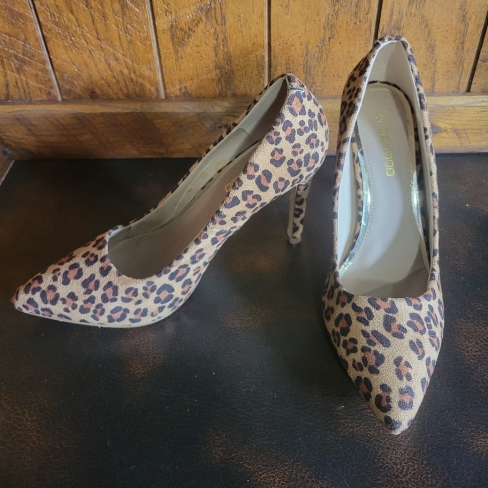 Boohoo Leopard Cheetah Print Pointy Heels Pumps Shoes Size 6